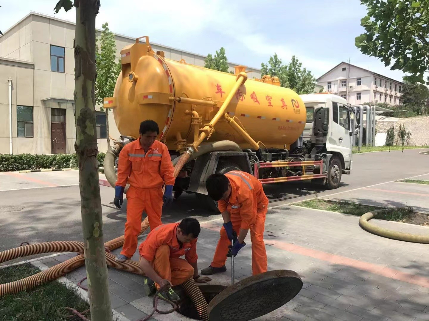 茶陵化粪池清理与5-8吨吸粪车施工效率分析